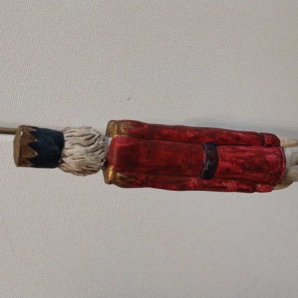 Beautiful nutcracker statue. - Picture 7 of 13